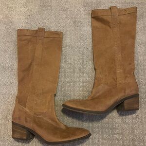 Brown boots, leather boots